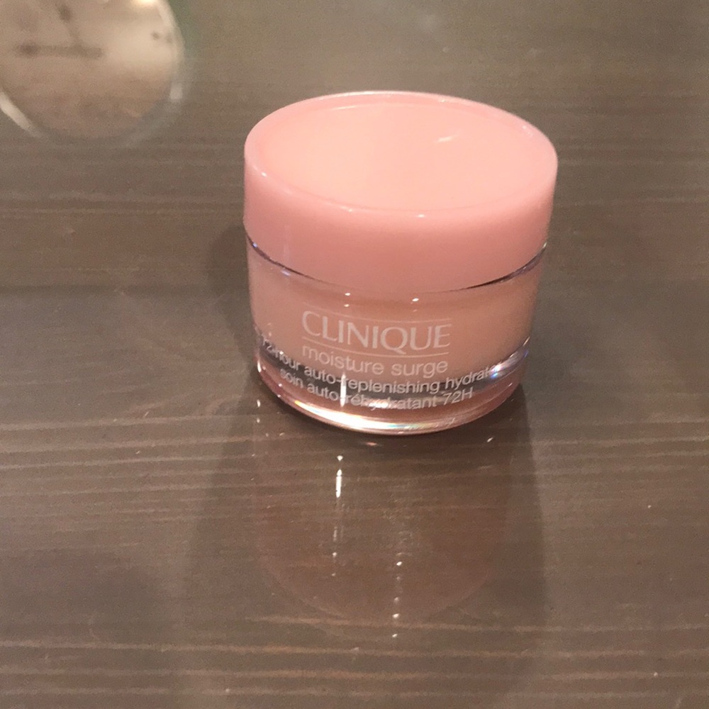 Clinique Moisture Surge
